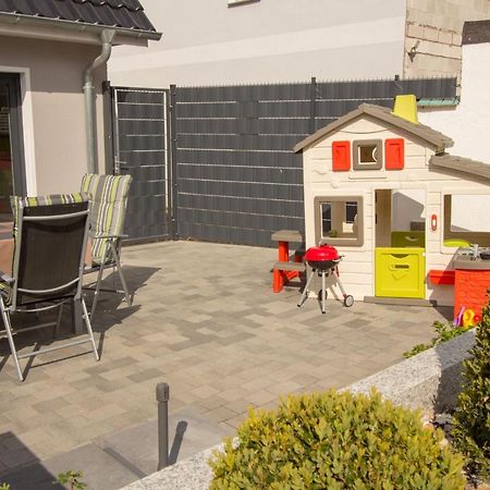 Familienfreundliches Ferienhaus In Kroepelin Exterior foto